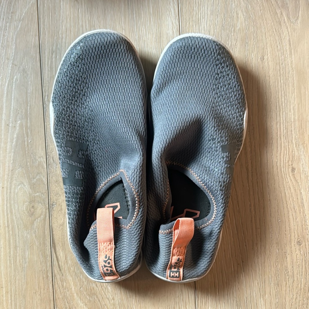 Helly Hansen water shoes size 7